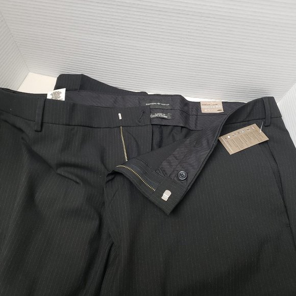 Men's Dress Pants Dockers Premium Classic Fit 42x30 NWT - Picture 2 of 9